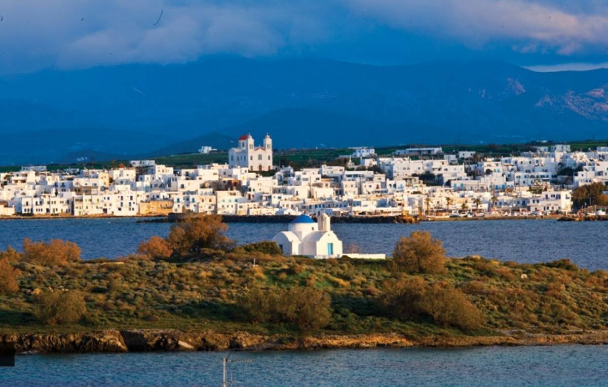 Πάρος: Αύξηση 20% στις αφίξεις τουριστών συγκριτικά με το 2018