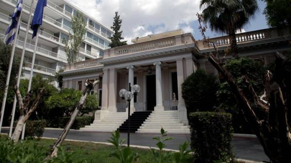 Πηγές Μαξίμου: Όποιος έχει δίκαιο, δεν έχει πρόβλημα να συζητήσει