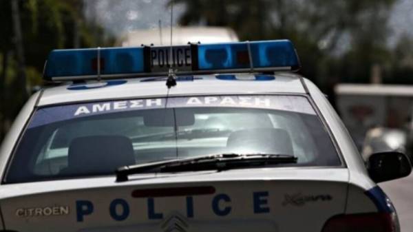 Παραδόθηκε ο 46χρονος που ξυλοκόπησε τη σύντροφό του στην Αργυρούπολη