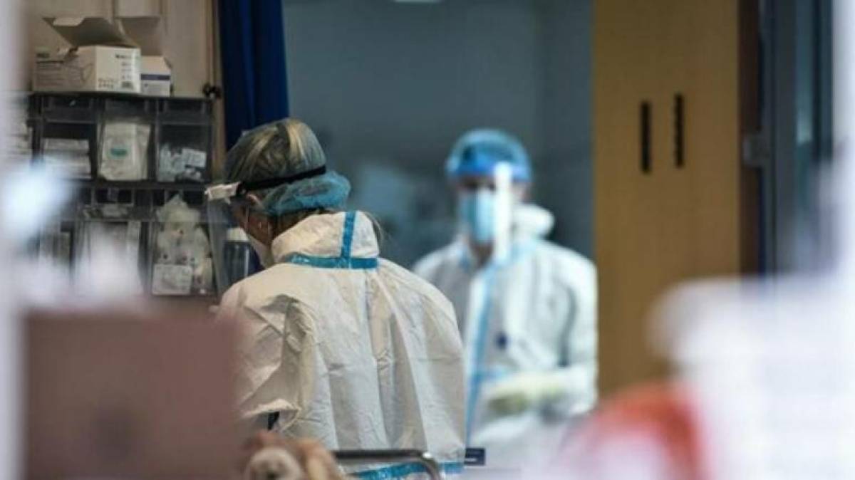 Κορονοϊός-Ελλάδα: «Μαύρη» Τρίτη με 130 θανάτους- 5.736 νέα κρούσματα-700 διασωληνωμένοι