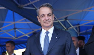 Μητσοτάκης από τη Θεσσαλονίκη: Η παρέλαση τιμά το παρελθόν και δείχνει ένα μέλλον με ενότητα