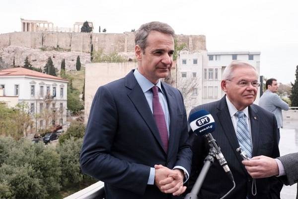 Γερουσία: Νέος πρόεδρος της Επ. Εξωτερικών Σχέσεων ο Μενέντεζ-Συγχαρητήρια Μητσοτάκη