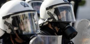 Το εμβόλιο θα ρίξει τις μάσκες (και) της κυβέρνησης