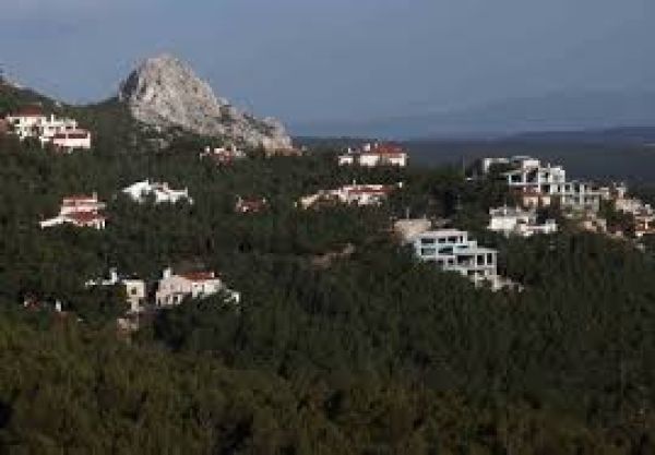 Βουλή: Αλλαγές στο ν/σ για τα αυθαίρετα