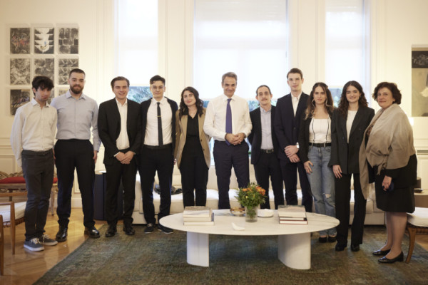 iGEM: Ο Μητσοτάκης υποδέχθηκε την ομάδα που κέρδισε το χρυσό