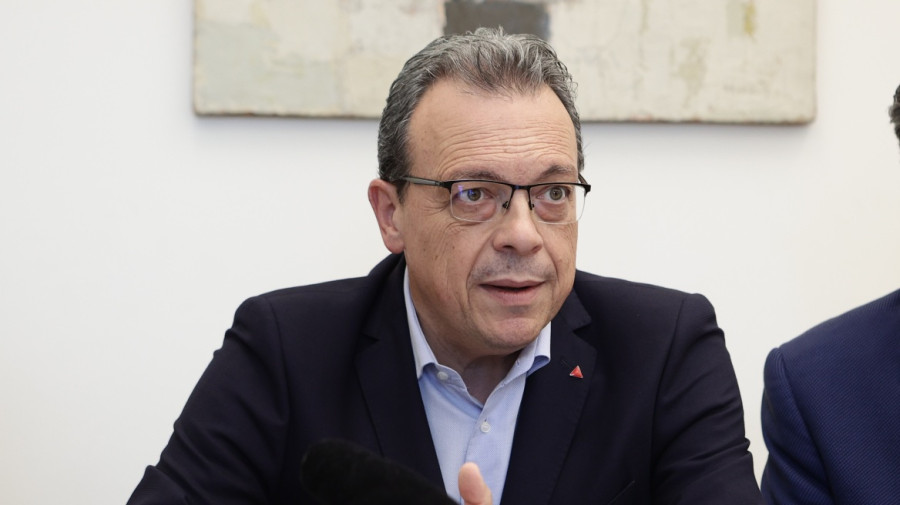 Φάμελλος: Η κυβέρνηση παραδέχεται την ευθύνη της αισχροκέρδειας στο ρεύμα