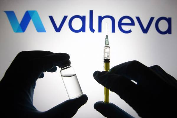 Εμβόλιο Valneva: Ισχυρότερη ανοσολογική απόκριση και λιγότερες παρενέργειες απ&#039;το AstraZeneca