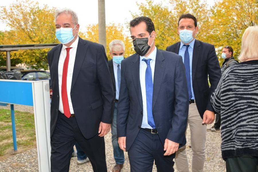 Πλεύρης από Λάρισα: Αν χρειαστεί, θα γίνει επίταξη ιδιωτών γιατρών
