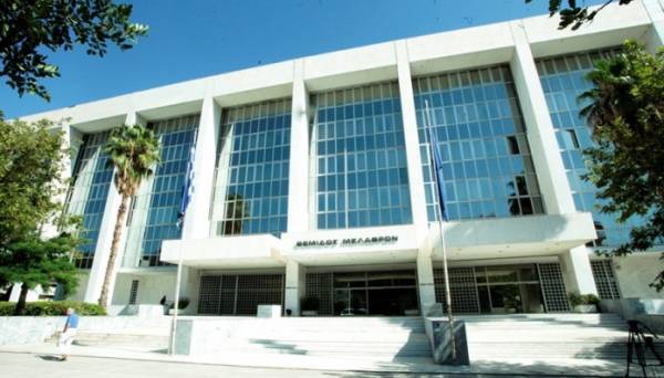Στον εισαγγελέα του Αρείου Πάγου αντιπροσωπεία της Προανακριτικής Επιτροπής