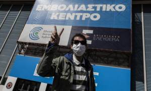 Ποια είναι τα προνόμια των εμβολιασμένων που εξετάζει η κυβέρνηση