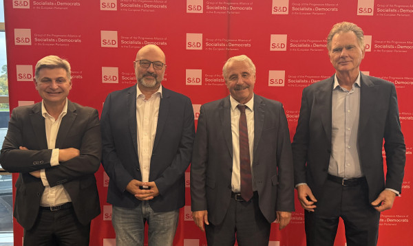 Ευρωβουλευτές ΠΑΣΟΚ: Τα data centers «διψούν» για νερό και «καίνε» ρεύμα - Ποιος θα πληρώσει τον λογαριασμό;