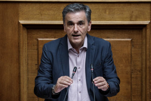«Συνεχίζουμε πάντα αριστερά», το μήνυμα Τσακαλώτου μετά την εκλογή Κασσελάκη