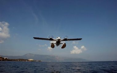 Φέτος μόνο πτήσεις charter με υδροπλάνα