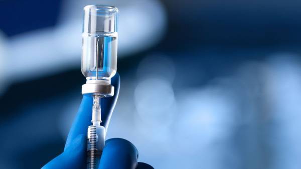 Pfizer, BioNTech, Moderna: Κερδίζουν $65.000 το λεπτό από τα εμβόλια