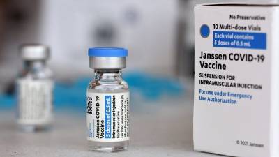 EE: Η J&amp;J δεν εκπληρώνει τις δεσμεύσεις για τα εμβόλια