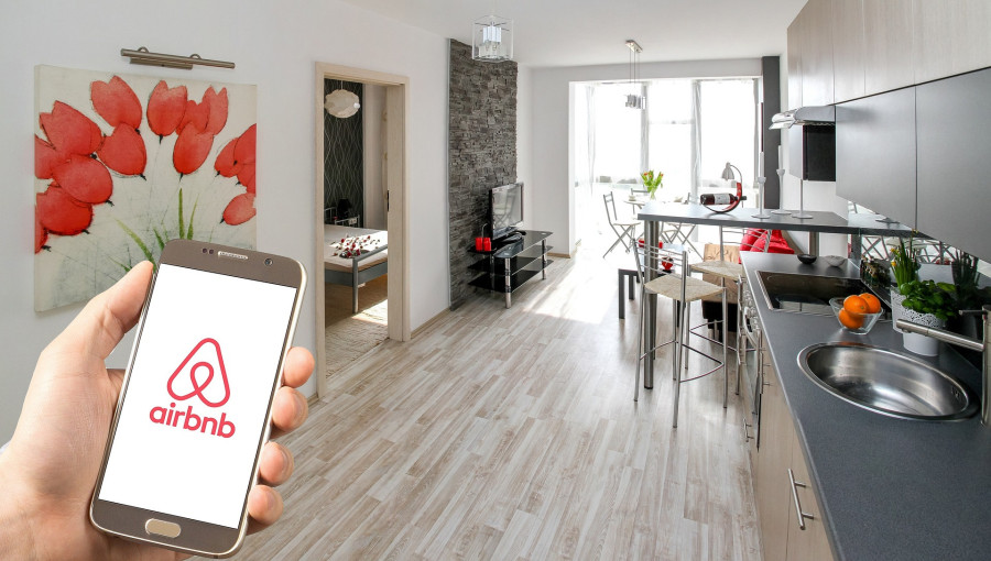 Kλειστά ακίνητα - Σπίτια Airbnb: «Επί τάπητος» ισχυρότερα φορολογικά κίνητρα για μπουν σε ενοικίαση