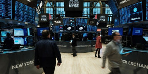 Βήμα σημειωτόν στη Wall Street εν όψει Πάουελ