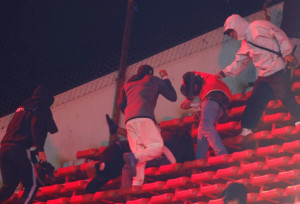 Βίαια επεισόδια σε ποδοσφαιρικό αγώνα στο Μπουένος Άιρες - Δέκα τραυματίες και 90 συλλήψεις