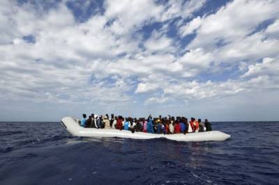 Ναυάγιο με τουλάχιστον 70 νεκρούς μετανάστες στην Τυνησία