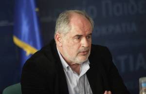 Φωτάκης: Η μείωση της φορολογίας επιχειρήσεων κίνητρο αλλά όχι λύση