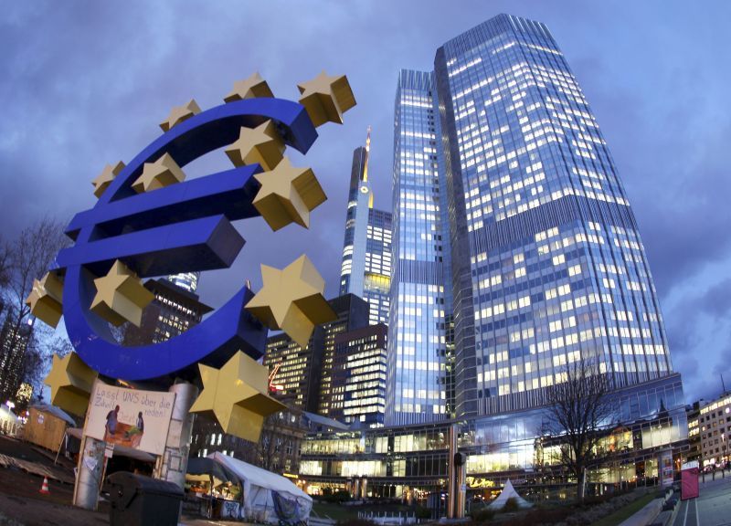 ΕΚΤ: Με υποβοηθητική στάση στις διαπραγματεύσεις;