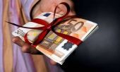 Νωρίτερα φέτος το δώρο Χριστουγέννων του ΟΑΕΔ