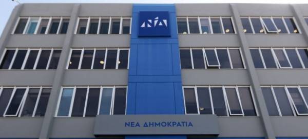 ΝΔ για Τσίπρα: Μοιάζει με παλιό πικάπ που κόλλησε η βελόνα