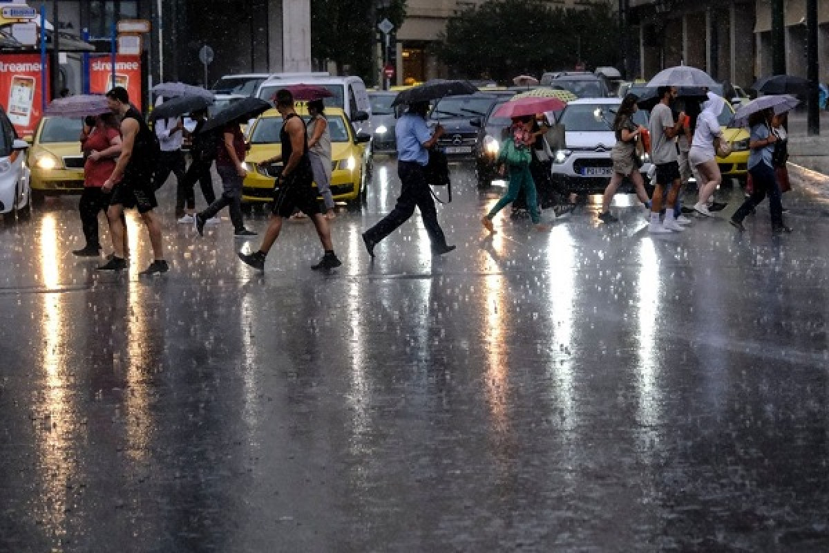 Καταιγίδες σε μεγάλο μέρος της χώρας-Πότε υποχωρούν τα έντονα φαινόμενα