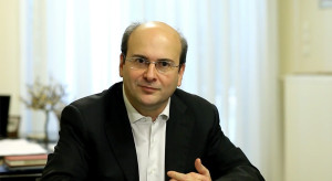 Χατζηδάκης: Ο κατώτατος μισθός δεν θα φτάσει στα 800 ευρώ