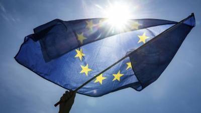 Guardian: Πέντε συμπεράσματα από τις Ευρωεκλογές