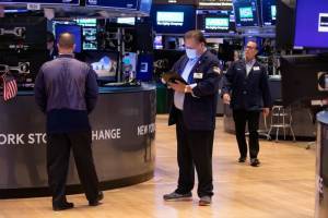 Διευρύνεται το πτωτικό σερί της Wall Street