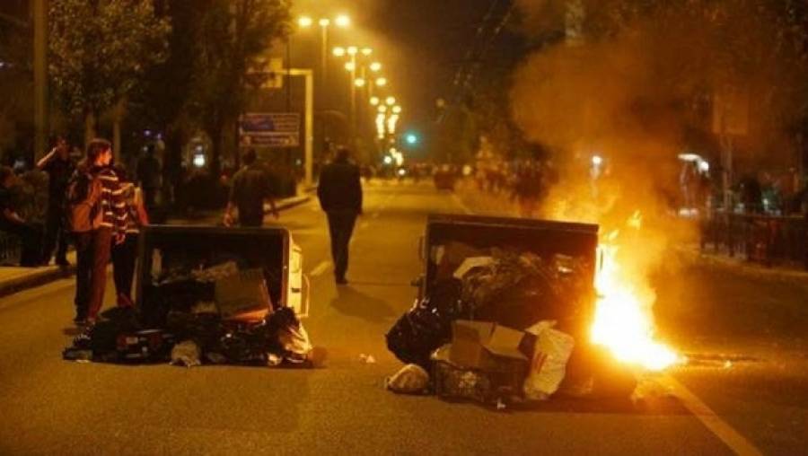 Πολυτεχνείο: Ελεύθεροι με «απαγόρευση προσέγγισης στα Εξάρχεια» οι 8 κατηγορούμενοι