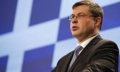 Ντομπρόβσκις: 750.000 Έλληνες στηρίζονται από το κοινωνικό εισόδημα αλληλεγγύης
