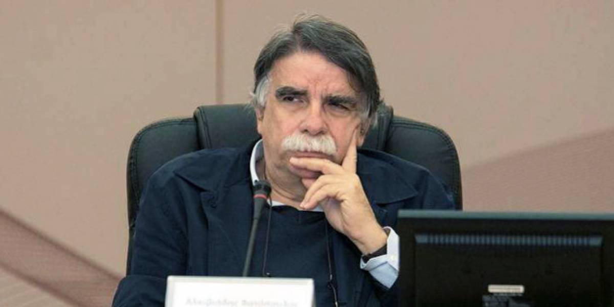 Βατόπουλος: Να πειστεί ο κόσμος για την ασφάλεια του εμβολίου