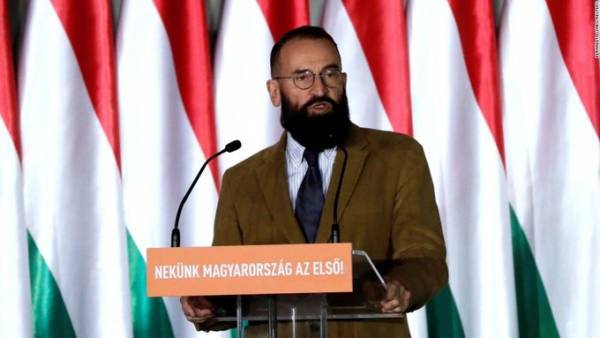 Σεξ πάρτι: Παραιτήθηκε ο (αντιφατικός) ευρωβουλευτής του Όρμπαν