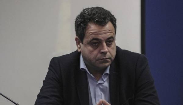 Στο χαρτοφυλάκιο Σαντορινιού η ακτοπλοΐα και η ναυτική εργασία