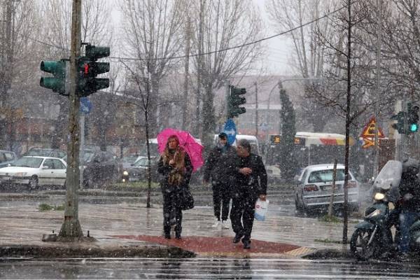 Σφοδρή επιδείνωση του καιρού με βροχές και χιόνια
