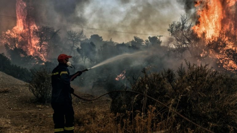 Γιάνναρος (πυρομετεωρολόγος): Τα δύσκολα είναι μπροστά μας με τις πυρκαγιές