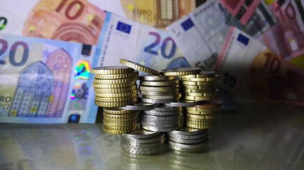 Σε αναζήτηση ρευστού η αγορά-«Βροχή» αιτήσεων για την Επιστρεπτέα 7