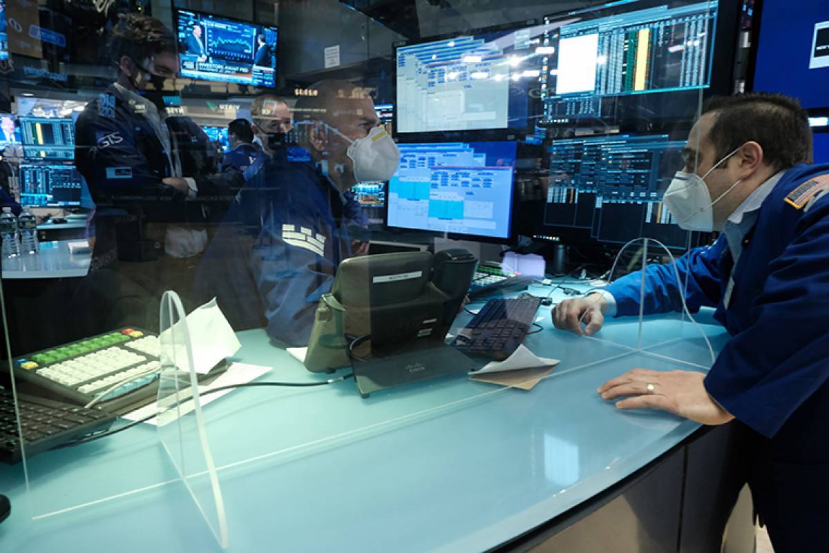 Ισχυρή άνοδος στη Wall Street με «καύσιμο» το αμερικανικό ΑΕΠ