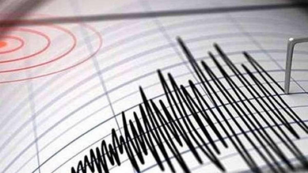 Σεισμός 7 Ρίχτερ στην Ινδονησία - Προειδοποίηση για τσουνάμι