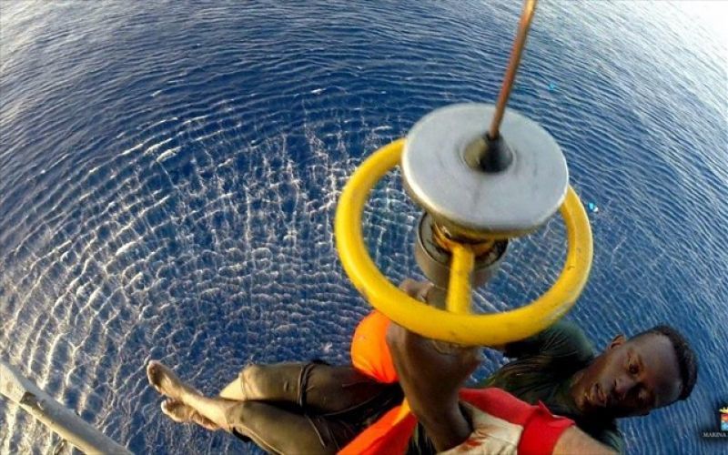 Νέο ναυάγιο μεταναστών στη Μεσόγειο-350 άνθρωποι στη θάλασσα