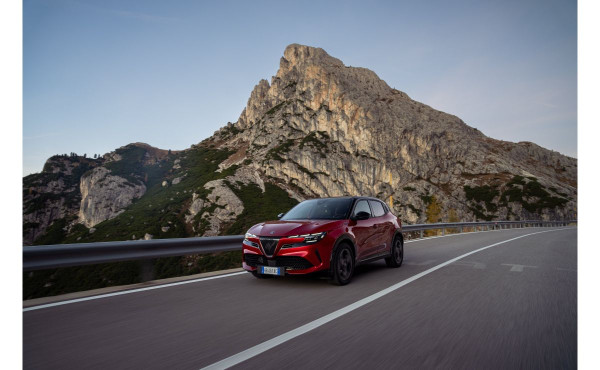 Alfa Romeo Junior Ibrida: Αναβαθμισμένη γκάμα