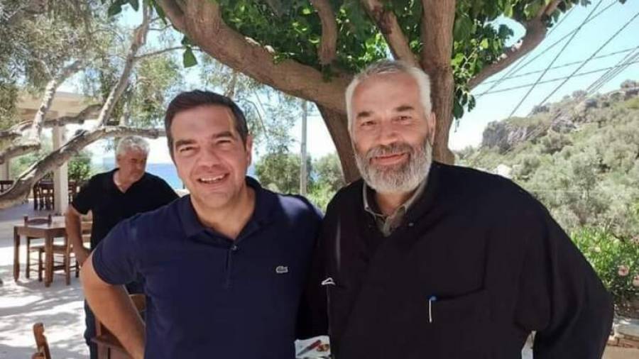 Ο Τσίπρας στο αγαπημένο του Ροδάκινο