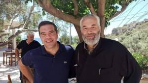 Ο Τσίπρας στο αγαπημένο του Ροδάκινο