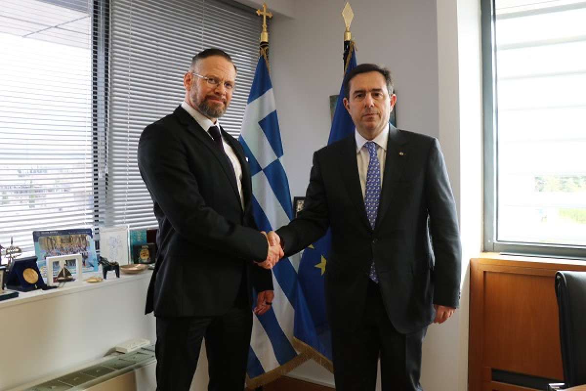 Συμφωνία υπ. Μετανάστευσης-Frontex για την ενίσχυση των εθελοντικών επιστροφών μεταναστών