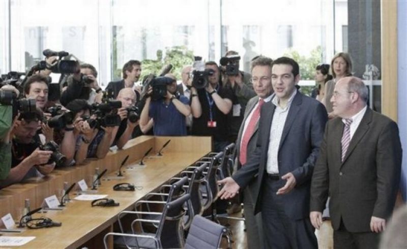 Σόιμπλε προς Τσίπρα: Ή κάνετε μεταρρυθμίσεις ή εγκαταλείπετε το ευρώ...