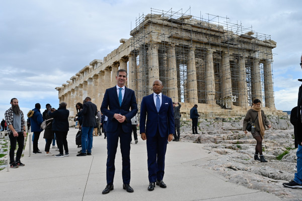 Αδελφοποίηση Αθήνας και Νέας Υόρκης με τις υπογραφές Μπακογιάννη- Άνταμς