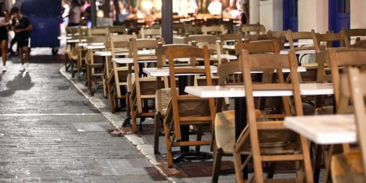 Κατεβασμένα ρολά στην εστίαση: Τα αιτήματα του κλάδου