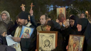 Θεσσαλονίκη: Επεισόδια έξω από παράσταση του Χριστόφορου Ζαραλίκου-Έγινε χρήση χημικών